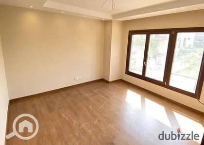 Apartment with private garden, luxurious finishing, and a view of the pyramids, opposite New Giza in Pyramids Heights, near Hyper One, Sheikh Zayed.