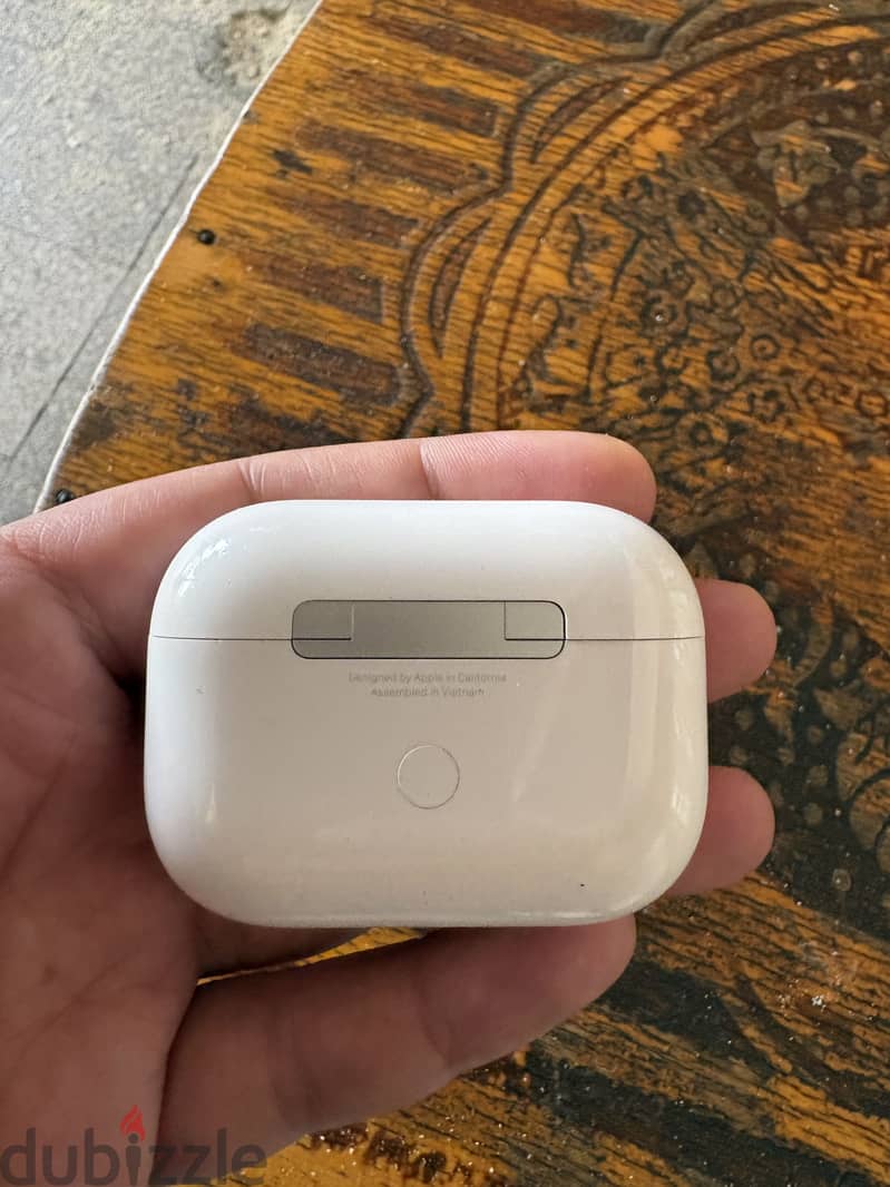 Apple Airpods Pro with Magsafe Charging case 2
