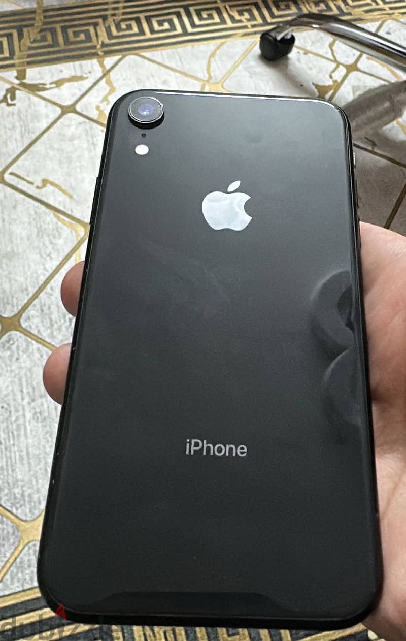 Apple - iPhone XR 1