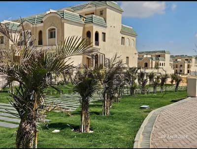 كورنر دوبلكس غير مجروح نهائياً للبيع في لاڤينير مستقبل سيتى Lavenir Mostakbal city بحري صريح  بإشتراك النادي جاهزة على الاستلام الفورى