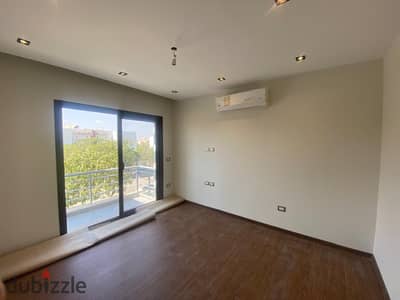 Town House For Rent in Hyde Park Compound with Kitchen and AC's