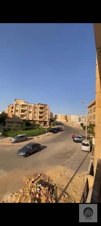 شقة للبيع في جاردنيا هايتس 3 دور اول 125 متر غرفتين نوم بحري صريح تشطيب سوبر لوكس بسعر مميز