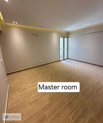 Unfurnished 160 sqm apartment for rent in the Mountain View iCity compound, Fifth Settlement, located near 90th Street.