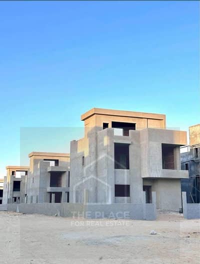 Villa For Sale | Green Belt Sheikh Zayed | 420m Land | 5 Beds | Roof + Terraces | DP 4M | EGP 20M
