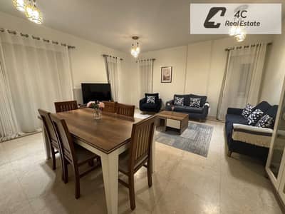 للايجار شقه 4غرف تشطيب كامل مفروشه في ميفيدا التجميع الخامس Boulevard بالقرب من جميع الخدمات باقل ايجار شهري بالكمبوند open view جاهزه للمعاينه