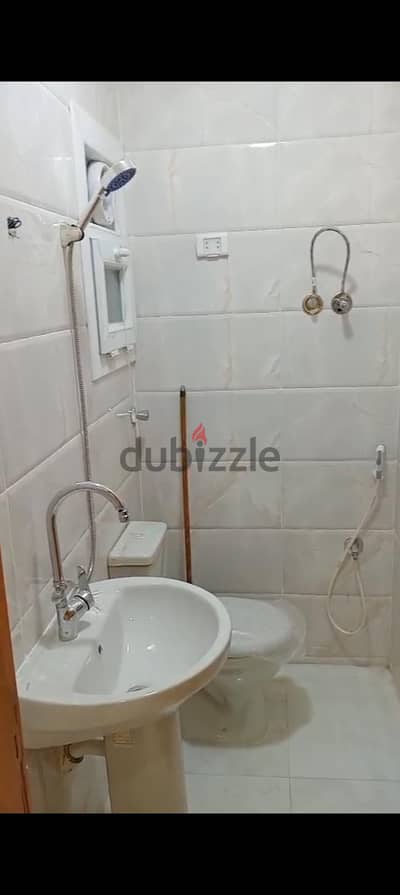 عياده للإيجار شارع جيهان