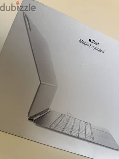 Apple Magic Keyboard 13 inch, M4 & M5 ,white silver حاله الجديده تماما