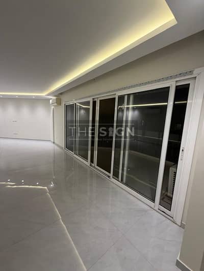 An apartment for rent Hyde Park compound,
