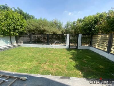 Townhouse corner for rent in 5th settlement in Hyde Park compound