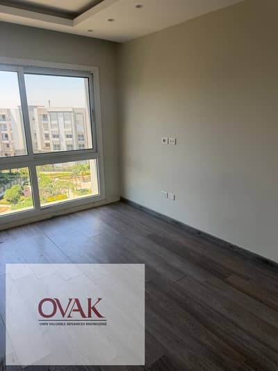 207m 3BR Apartment with Nanny Room for Rent in Hyde Park - 5th Floor