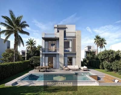 Townhouse finished ultra super lux with the best location in Sodic East بجوار Hyde Park و Z East