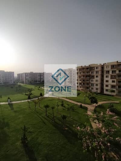 Apartment for sale in Madinaty, 103 sq m, wide garden view, minutes from the food court and bus station. MADINATY B6