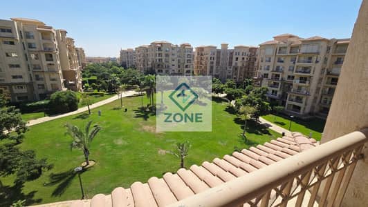 For rent: Furnished 3-bedroom apartment, 211 sqm, in District B3.
