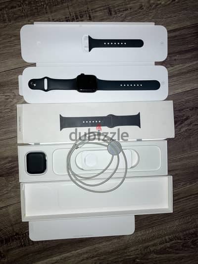 Apple whatch series 7 45د١m ٨١% Battery