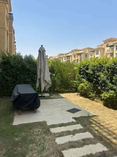 شقة بحديقة للبيع في Stone Residence