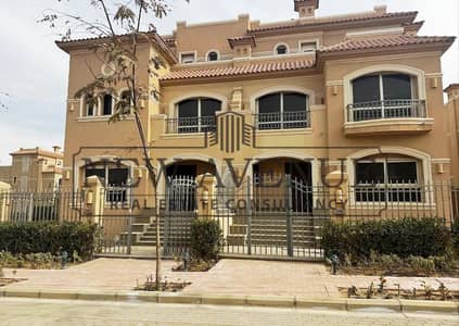 ٢ توين هاوس متصلين للبيع في كمبوند لاڤيستا سيتي la Vista city شركة لاڤيستا مع إمكانية شراء واحد فقط فى موقع متميز جاهزين على استلام الفورى نصف تشطيب