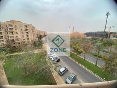 شقه للايجار مفروش بمدينتي b2 مساحه 175 م مستوي راقي