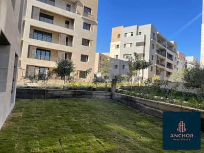 دوبلكس بالحديقة 3 غرف استلام فورى بالقرب من النادى بإطلالة مفتوحة فى ديستريكت 5 القاهرة الجديدة