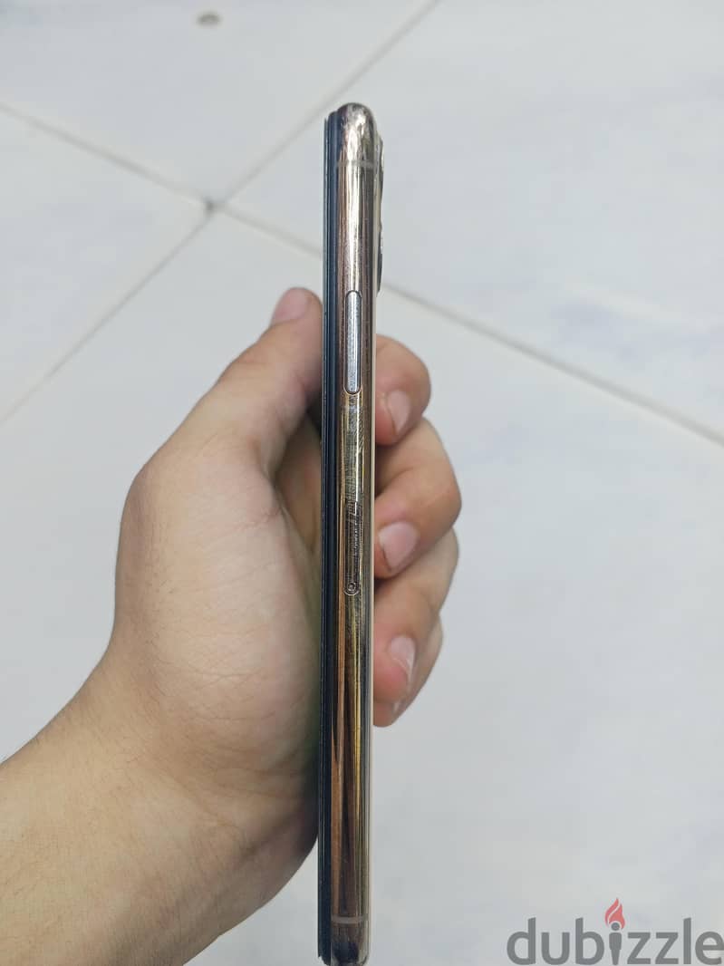 Apple - iPhone 11 Pro Max 3