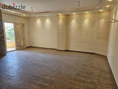 Finished apartment for sale in the South Academy Villas area, Fifth Settlement First floor Area: 185 sqm 3 bedrooms 2 bathrooms Reception area Super-l