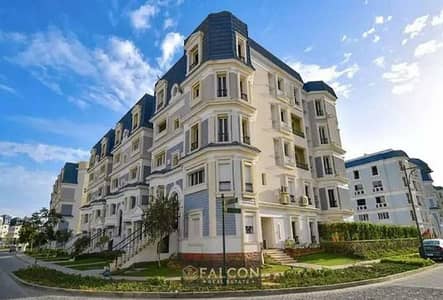 140m² apartment for sale—immediate delivery—in Fifth Settlement, next to the Al Rehab gates and opposite the Public Prosecutor's Office. An exceptiona