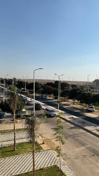 شقه لقطه للبيع في الحي التامن فيلات علي الرابط الاول مباشر كاش او قسط علي سنه ونص والمقدم 50% فقط  واستــــــــــــــلام فـــــــــــــــــــــــــوري