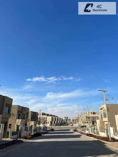 باقل مقدم و اقساط فيلا تاون هاوس للبيع  225م  لوكيشن مميز اوبن فيو  في بالم هيلز نيو كايرو التجمع الخامس القاهرة الجديدة  Palm Hills New Cairo
