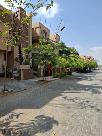 Garden Duplex Villa 220 SQM + 50 SQM Garden for Sale in Rayos Near Mountain View Park