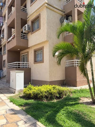 89 sqm Smart Model Apartment, 2 bedrooms and 2 bathrooms for sale in Madinaty B6, first floor, Classic finishing, close to all services