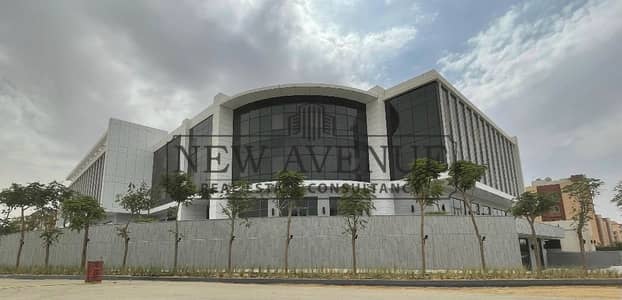 مكتب مشطب بالكامل للإيجار في وتر واي ذا هاب القاهره الجديده waterway the hub New Cairo