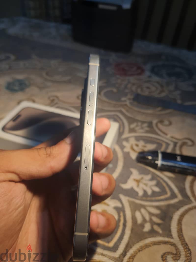iPhone 15 pro 128g 5