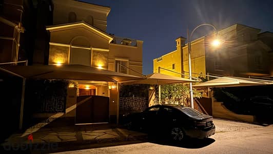 توين هاوس للبيع 350 متر تشطيب كامل لوكيشن مميز في جراند ريزيدنس.