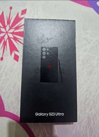 متاح للبيع سامسونج Galaxy S23 Ultra نسخة 256 جيجا بايت مع 12 جيجا رام