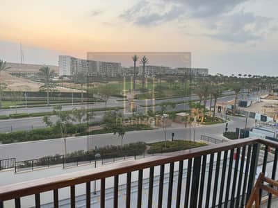 بأفضل فيو شقة اول سكن نص مفروش 2نوم ايجار في كمبوند اب تاون كايرو اعمار Apartment rent Uptown Cairo