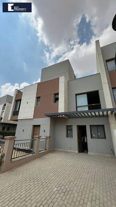 Twinhouse Villa For Sale Ready To Move Under Market Price With Installments In District 5 - New Cairo Twinhouse Villa For Sale Ready To Move Under Market Price With Installments In District 5 - New Cairo