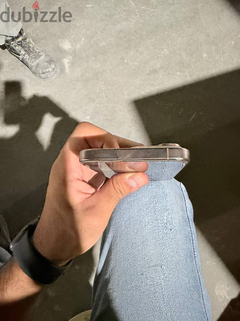 Apple - iPhone 16 Pro Max 3