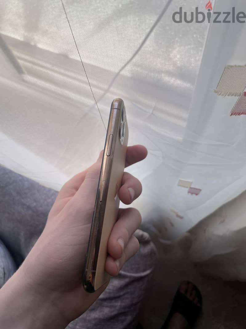 Apple - iPhone 11 Pro 3