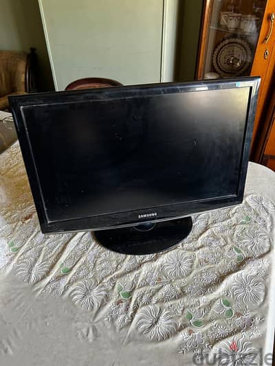 شاشة كمبيوتر سامسونج 23 بوصة Samsung SyncMaster 2333T بحالة ممتازة