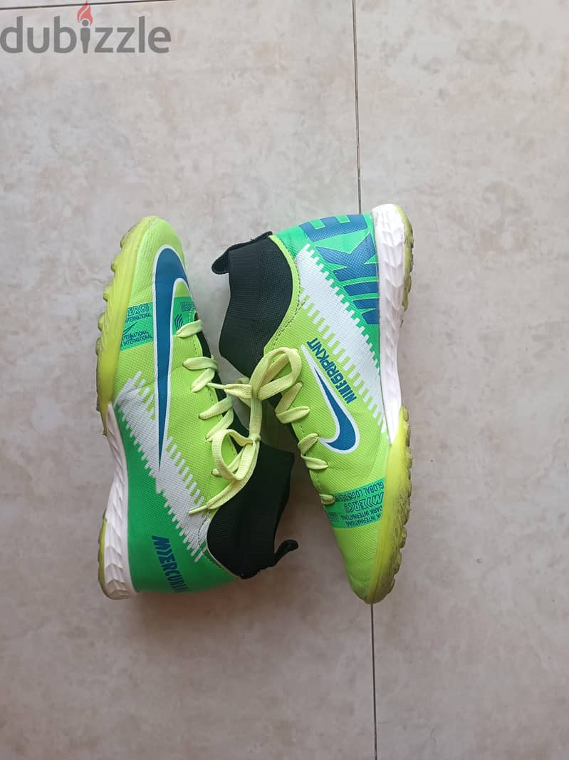 Nike mercurial 4
