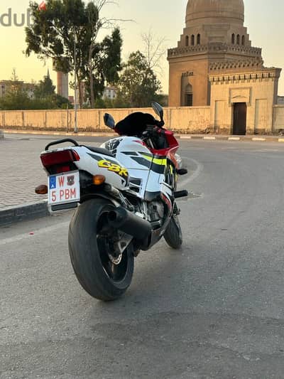 Honda CBR 600 F3 هوندا ٦٠٠ اف ٣ موتور هورنت