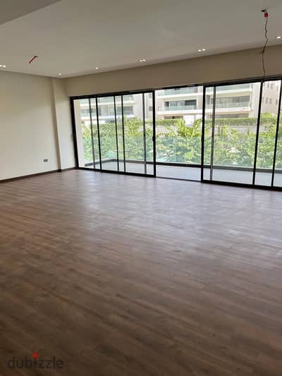 شقة للايجار داخل افخم كومباوند  بالتكيفات و المطبخ في قلب التجمع الخامس في ليك فيو ريزيدنس lakeview residence