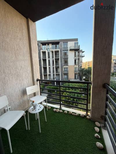 Furnished apartment for rent in Madinaty, 108 square meters, B8, hotel-style furnishings, first occupancy, close to services, garden view.