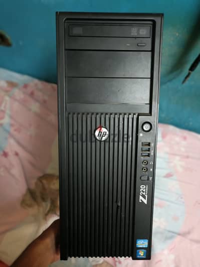 Case workstation Z220 + شاشه ديل 22 بوصه