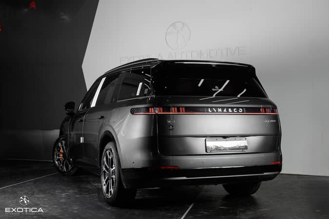 Lynk & Co 900 em-p