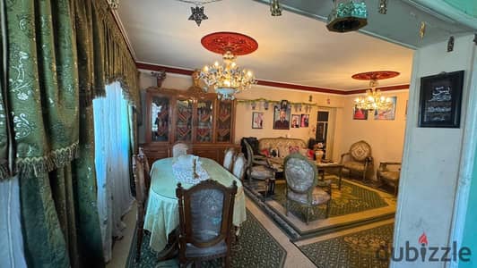 شقه للبيع في  زهراء المعادي  الشطر الثاني  فيو امامي واجهه وبحري    مساحه 145م  تتكون من 3غرف - ريسبشن- مطبخ- 2حمام -2بلكونه    الدور 4  لايوجد اسانسي