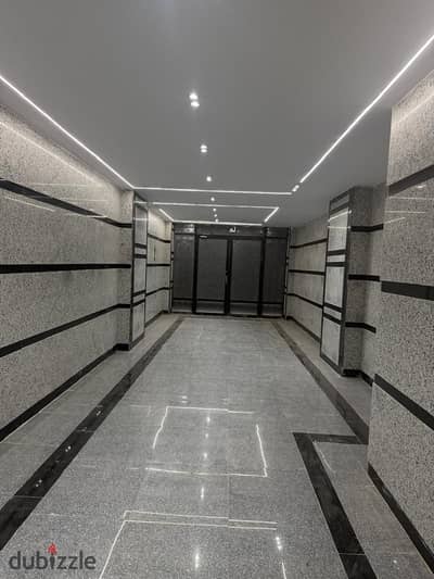 Receive immediately a shell and a 125m throat next to the gate, semi-finishing with an installment up to 36 months