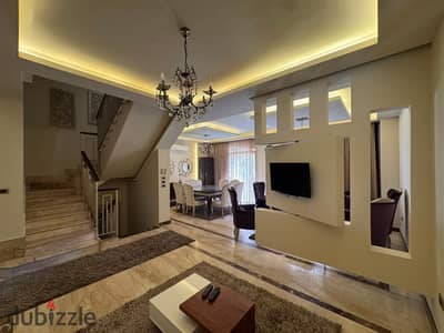 Luxury townhouse for rent in Villano