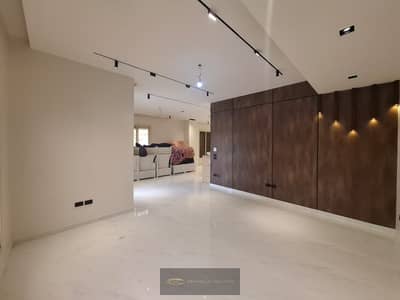 فيلا مستقلة ناصية للبيع في كمبوند هايتس Grand Heights | أرض 653م | Pool + Jacuzzi