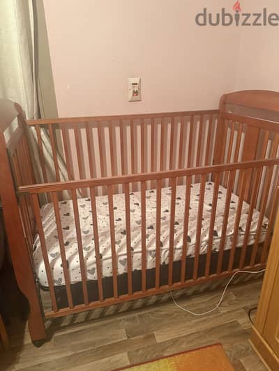 سرير  اطفال