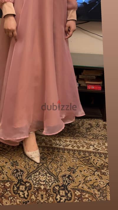 فستان سواريه راقي بحالة ممتازة